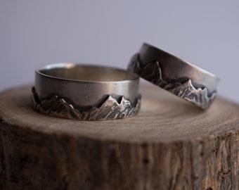 Anillo de montaña de plata maciza