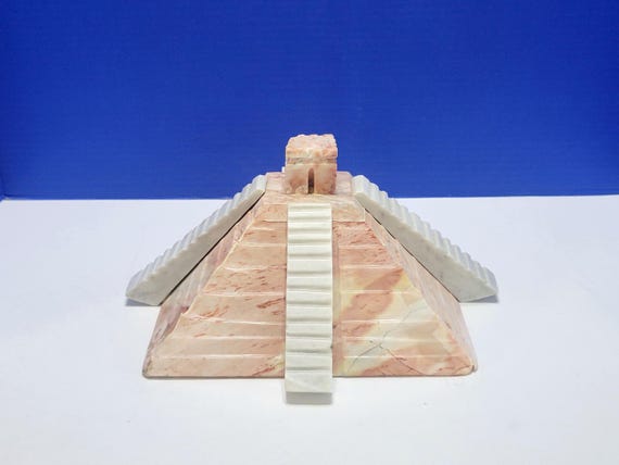 Vintage Stone Chichen Itza Mexican Pyramid Replica