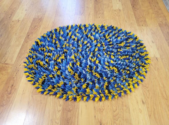 Vintage Scrappy Triangle Oval Shag Rug 37 x 30