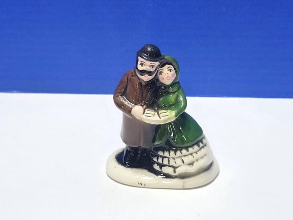 Vintage Small Caroling Couple Figurine Christmas Village Characters