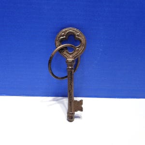 Vintage Decorative Brown Metal Hanging Key