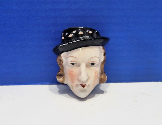 Vintage Miniature Lady's Head Vase Wall Pocket M/K Japan