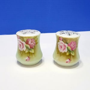 Vintage Lefton Heritage Green Rose Salt and Pepper Shakers
