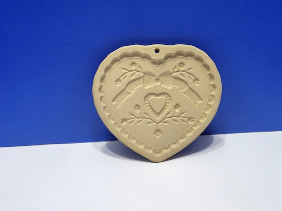 Vintage Pampered Chef Sweet Heart Stoneware Cookie Mold