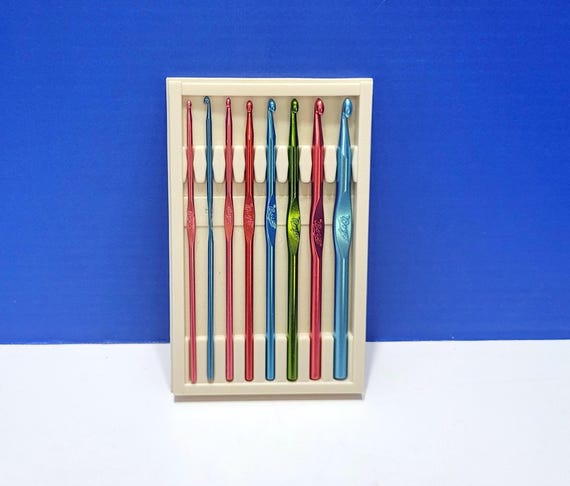 Vintage Boye Colorful Anodized Aluminum Crochet Hooks Set