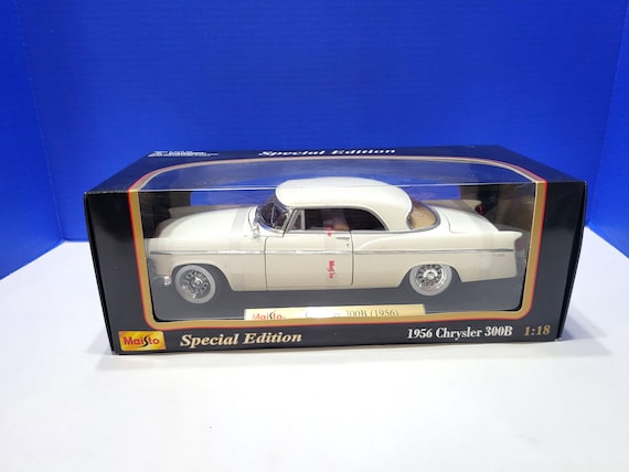 Vintage Maisto 1956 Chrysler 300b 1:18 Diecast Car