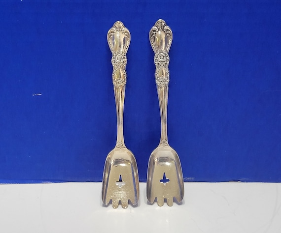 Pair Vintage Rogers Silverplate Heritage Pastry Forks