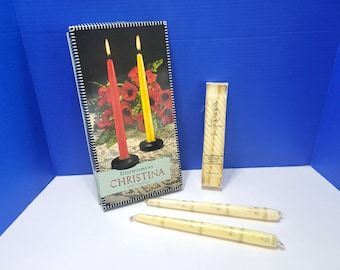 Juego de velas cónicas vintage Liljeholmens Christina en blanco roto en su caja original