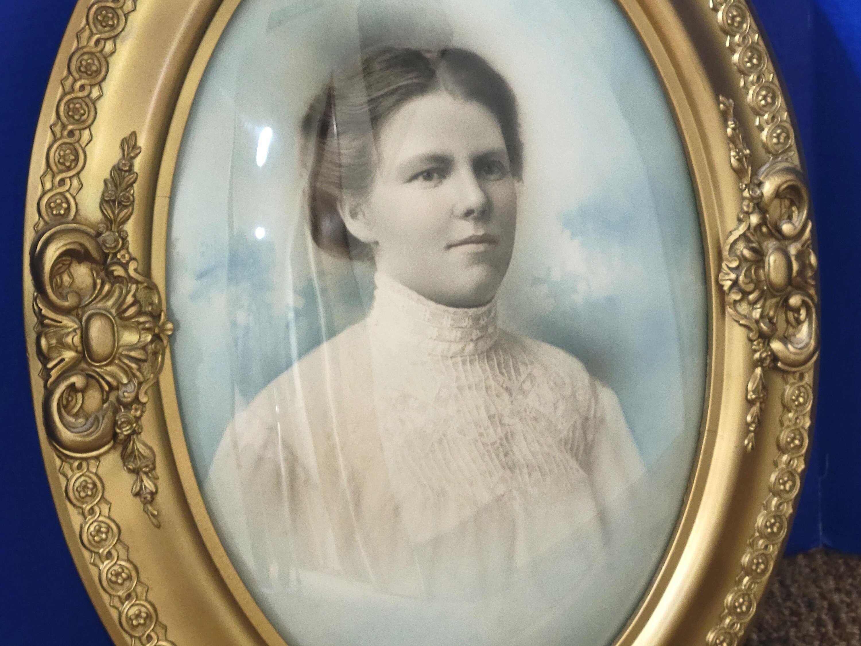 Large Antique Gold Frame With Convex Bubble Glass Victorian Etsy