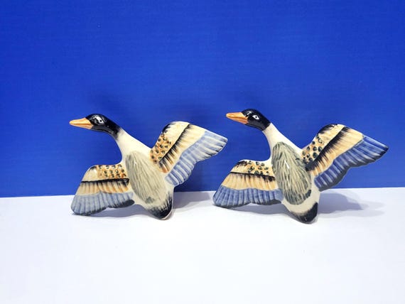 Vintage Pair Ducks in Flight Wall Hanging Planters