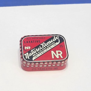 Vintage Nature&#39;s Remedy Laxative Red Tin