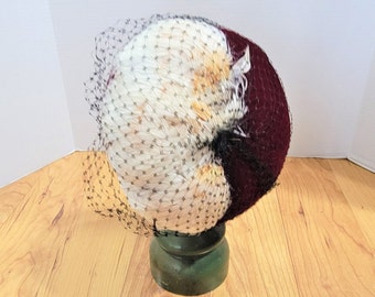 BRAND NEW BURGUNDY WOOL AND FEATHER LEAD REIN HAT 