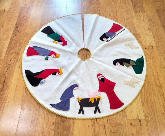 Vintage White Felt Nativity Christmas Tree Skirt