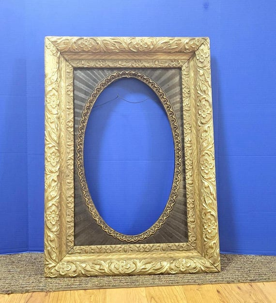 Antique Large Ornate Gold Gilded Wood Portrait Picture Frame with Oval Opening