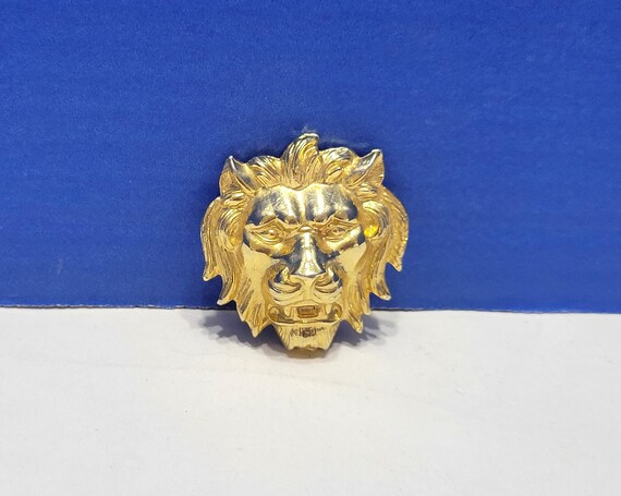Vintage Gold Tone Lion Head Pin Brooch