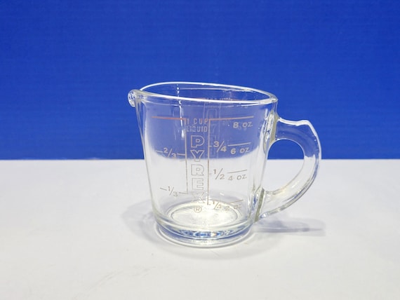 Vintage Pyrex Glass 1 Cup Measuring Cup with Pour Spout