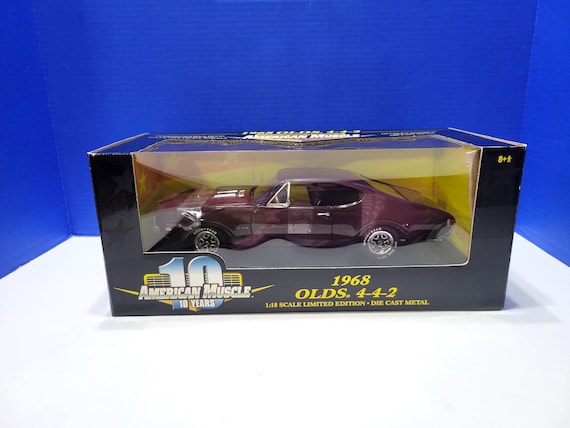 Vintage American Muscle 1968 Olds 4-4-2 Diecast Car