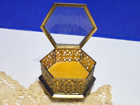 Antique Gold Ormolu Jewelry Box Hexagon with Glas… - image 6