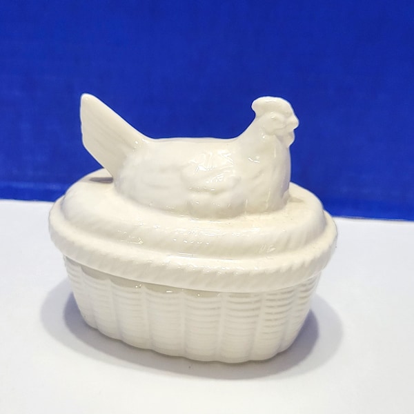 Small Vintage Hen on Nest White Ceramic Made in Japan