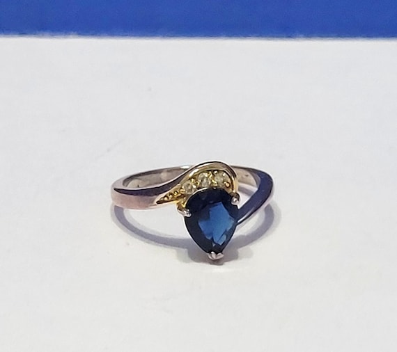Vintage 10k Gold Ring with Blue Teardrop Stone Size 8