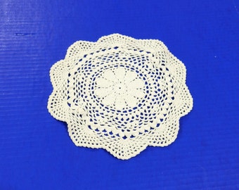 Vintage Small Round Lace Doily Off White Scalloped Edge Floral Shaped 10"