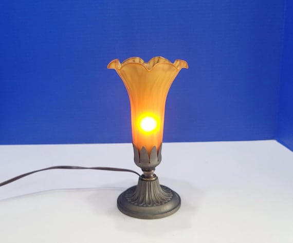 Vintage Amber Glass Pond Lily Tulip Trumpet Table Lamp