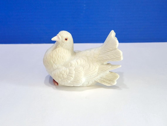 Vintage White Ceramic Dove Bird Figurine by Edna Mann