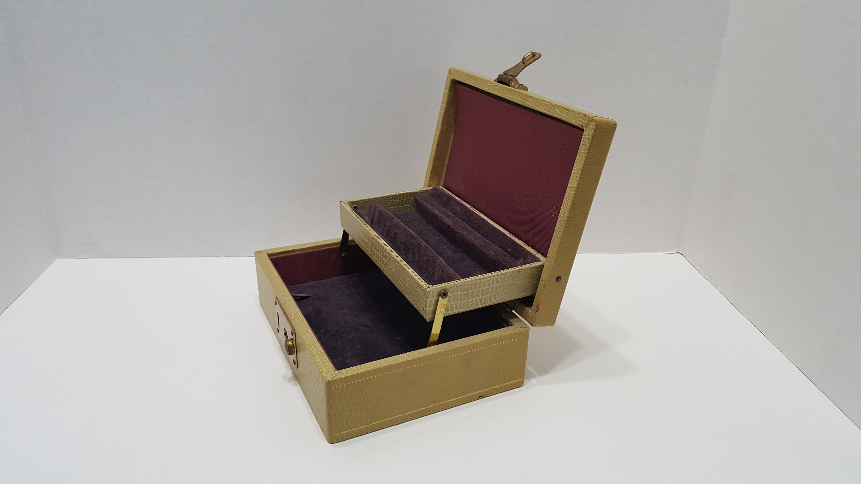 Vintage Tory Gold Vinyl Jewelry Box With Lid Etsy