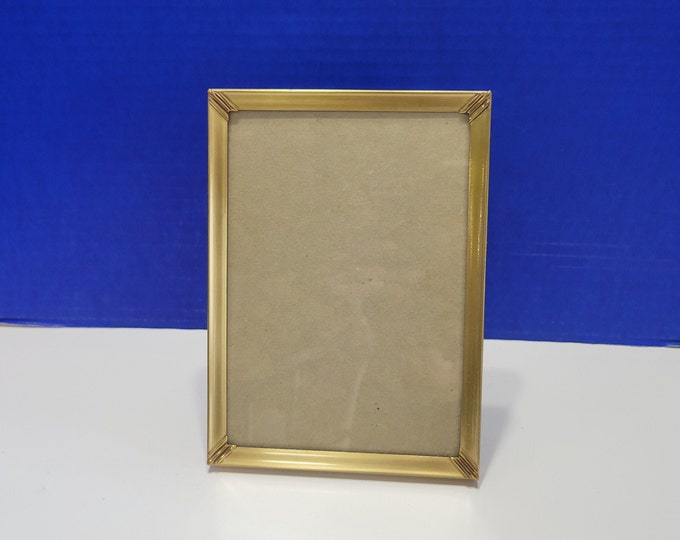 Vintage Gold Metal Picture Frame With Stand and Corner Details 7 X 5 Etsy