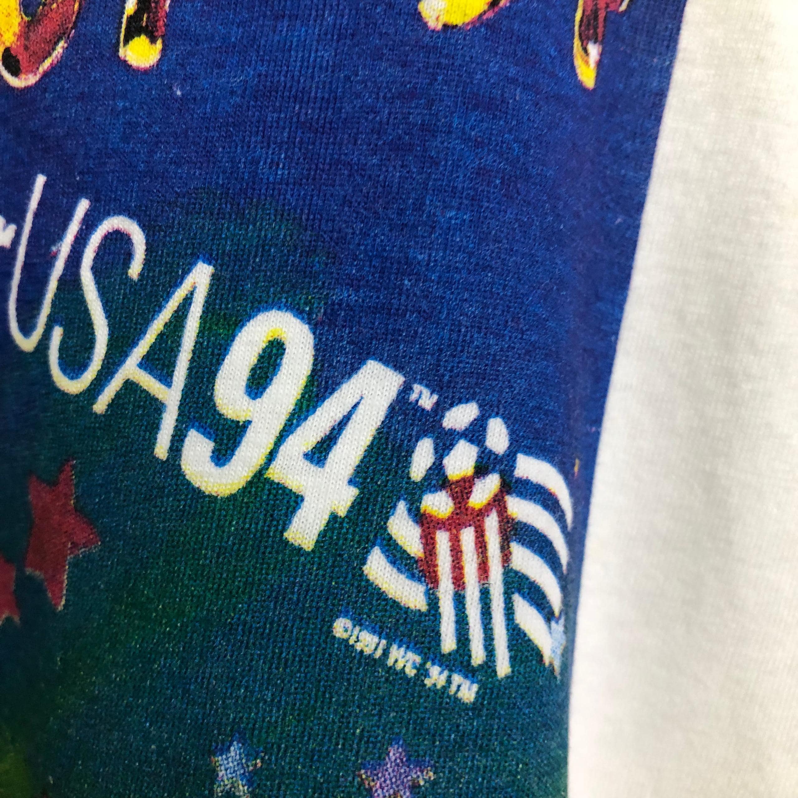 Vintage 90s WORLD CUP 94 Peter Max Art Painted Poster Tee