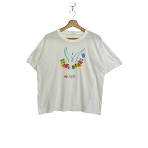 Vintage APPLE Macintosh apple magic 95 tee