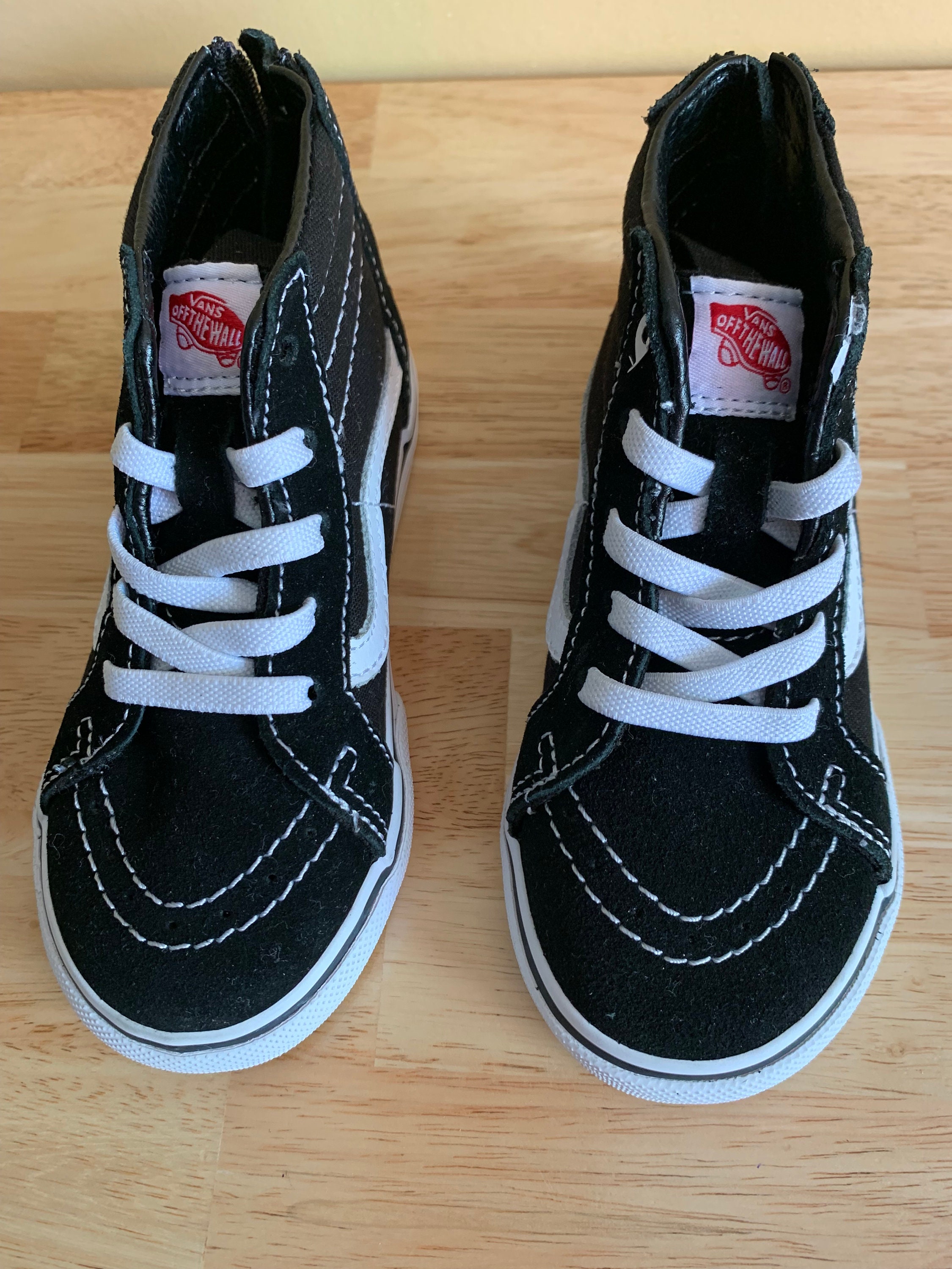 Kids vans off the wall hot sale