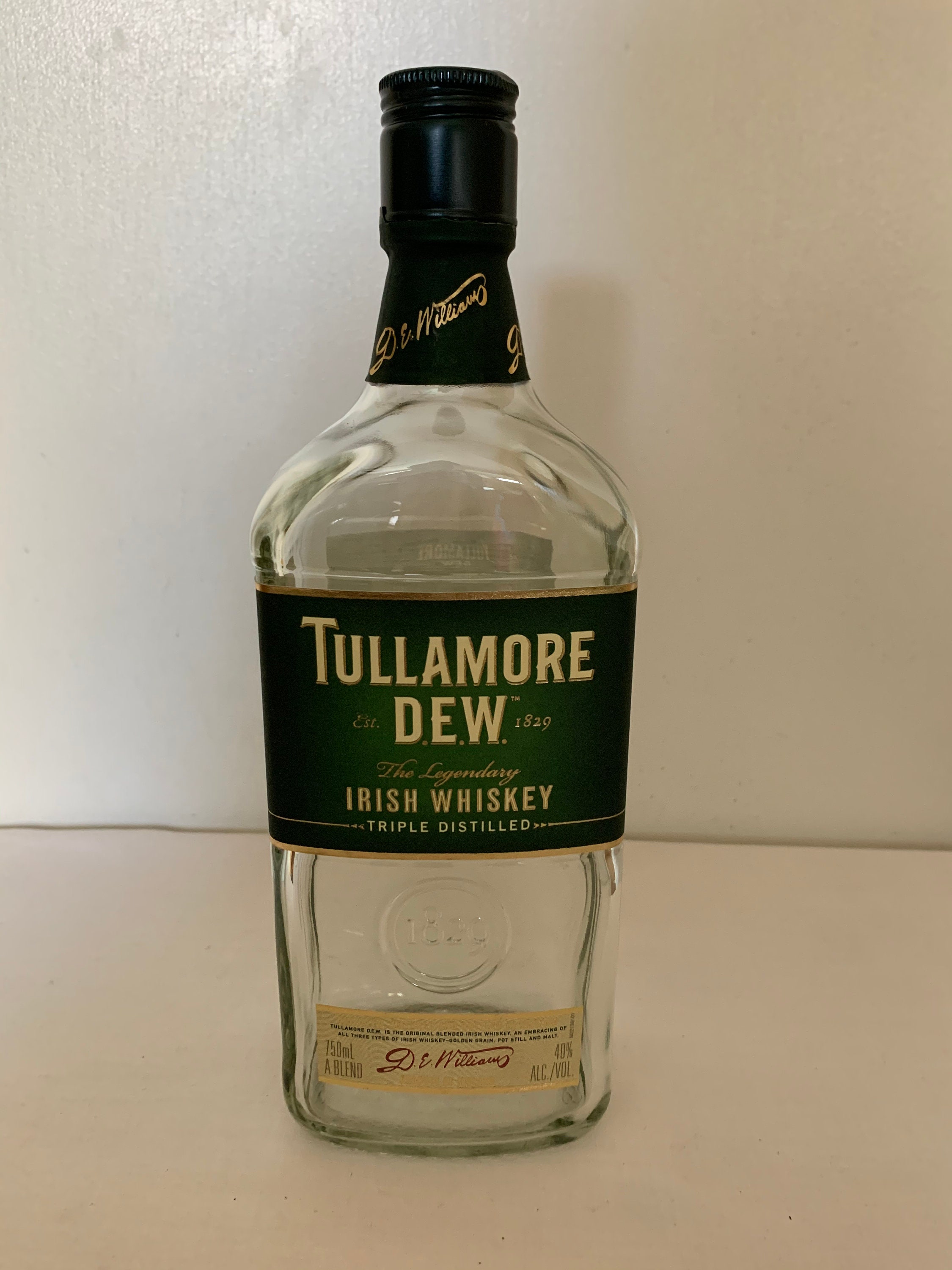 Tullamore d.e.w 100 CL. Tullamore Dew круглая бутылка. Таломори виски бутылка форма. Виски Туламор Дью 0.7 л круглая бутылка. Tullamore dew 0.7 цена