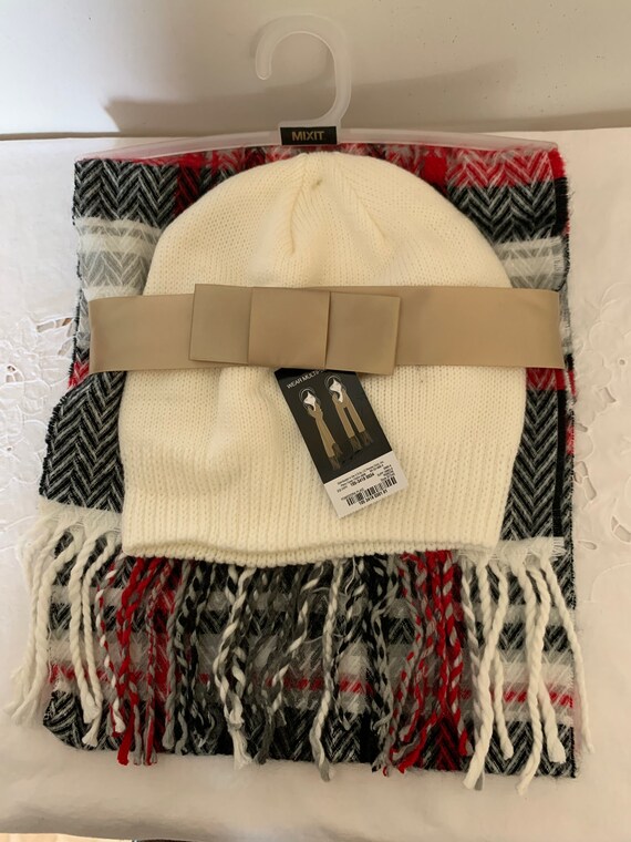 Two Piece Winter Wear* Hat & Scarf Set*