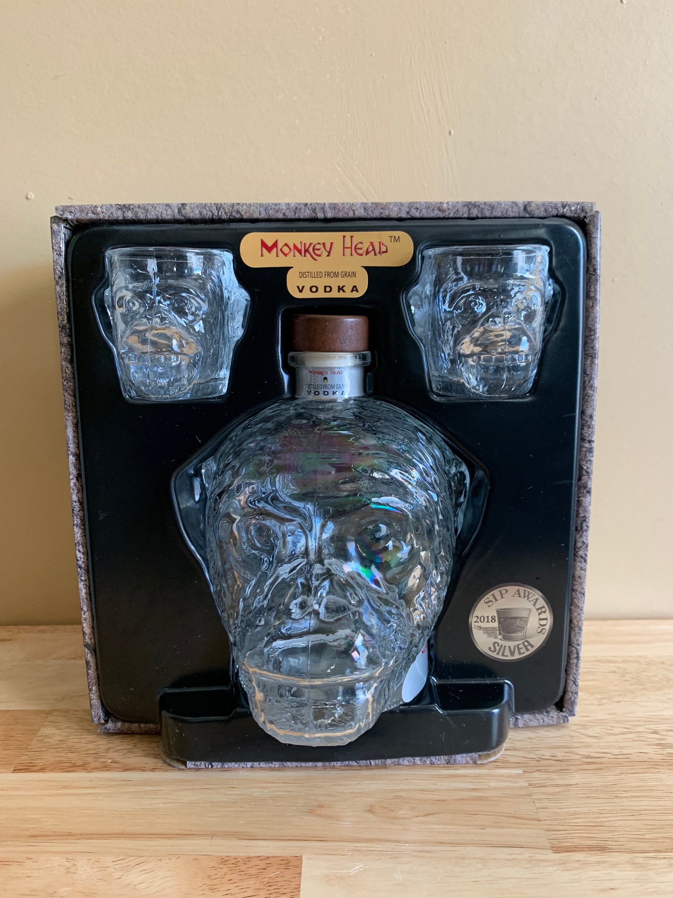 Do everything with my power Long fan monkey head vodka Easter bucket Clamp