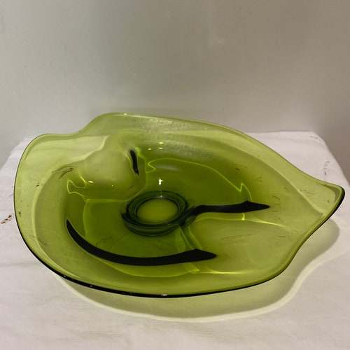 AVACADO GREEN* Glass Serving shops Platter With Sculptured Edge*Flare* Round Pedestal Base With A Flare*