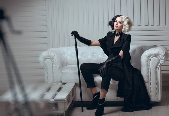 Cosplay Cruella de Vil outfits / Emma Stone / Cruella costume/ black  costume (pre-order)