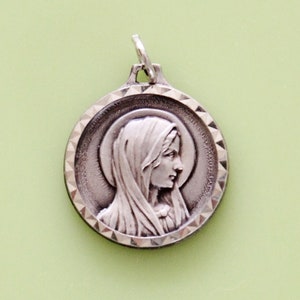 Vintage French Notre Dame Our Lady of Lourdes Virgin Mary Medal