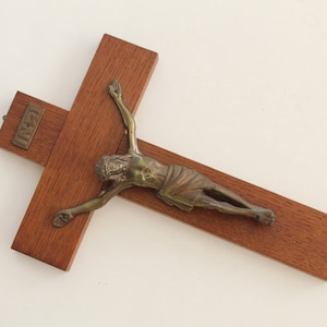 10&quot; Catholic Home Wall-Mount Crucifix | Germany