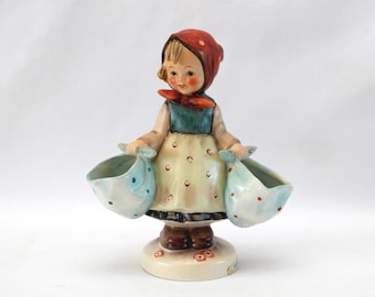 Excellent 5-1/2" Hummel Goebel 'Mother's Darling' Figurine (HUM 175) | TMK-5 | W. Germany