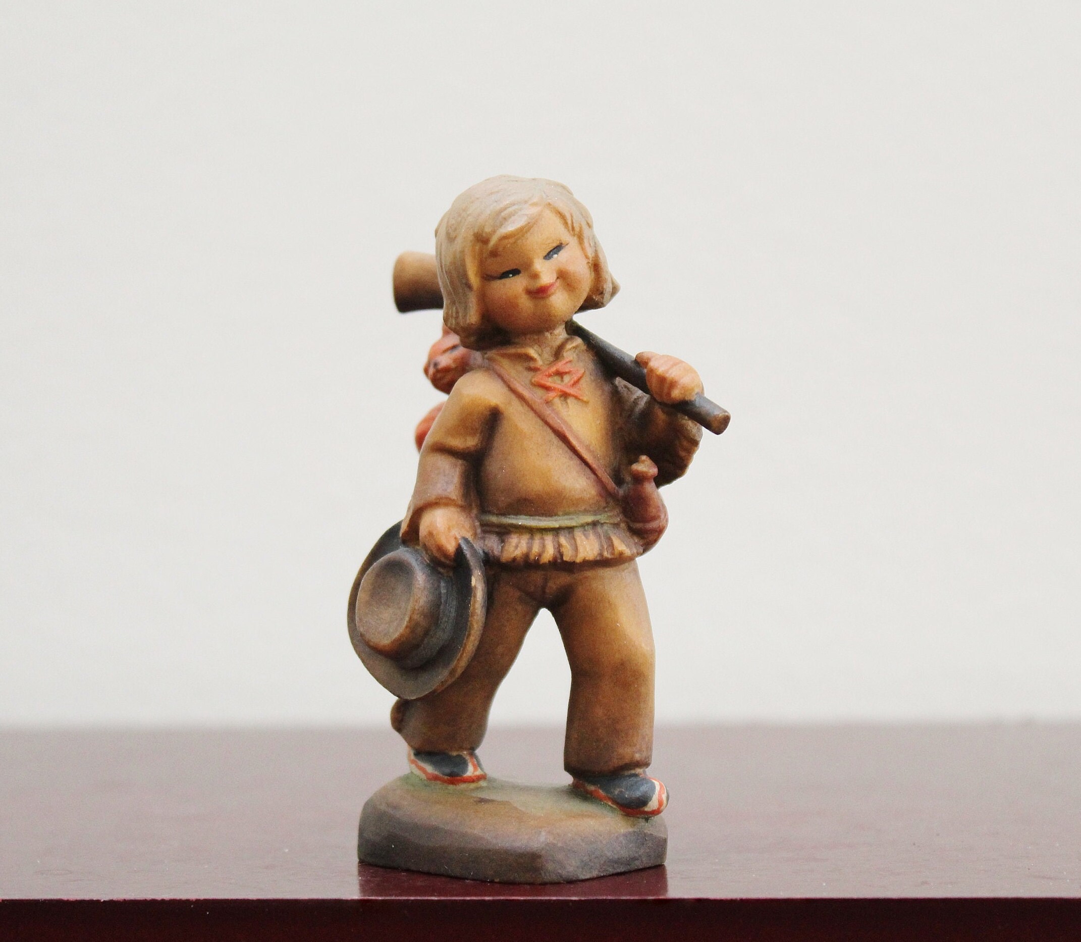木彫りのフォトフレーム 額縁 アンティーク調 A3サイズ収納