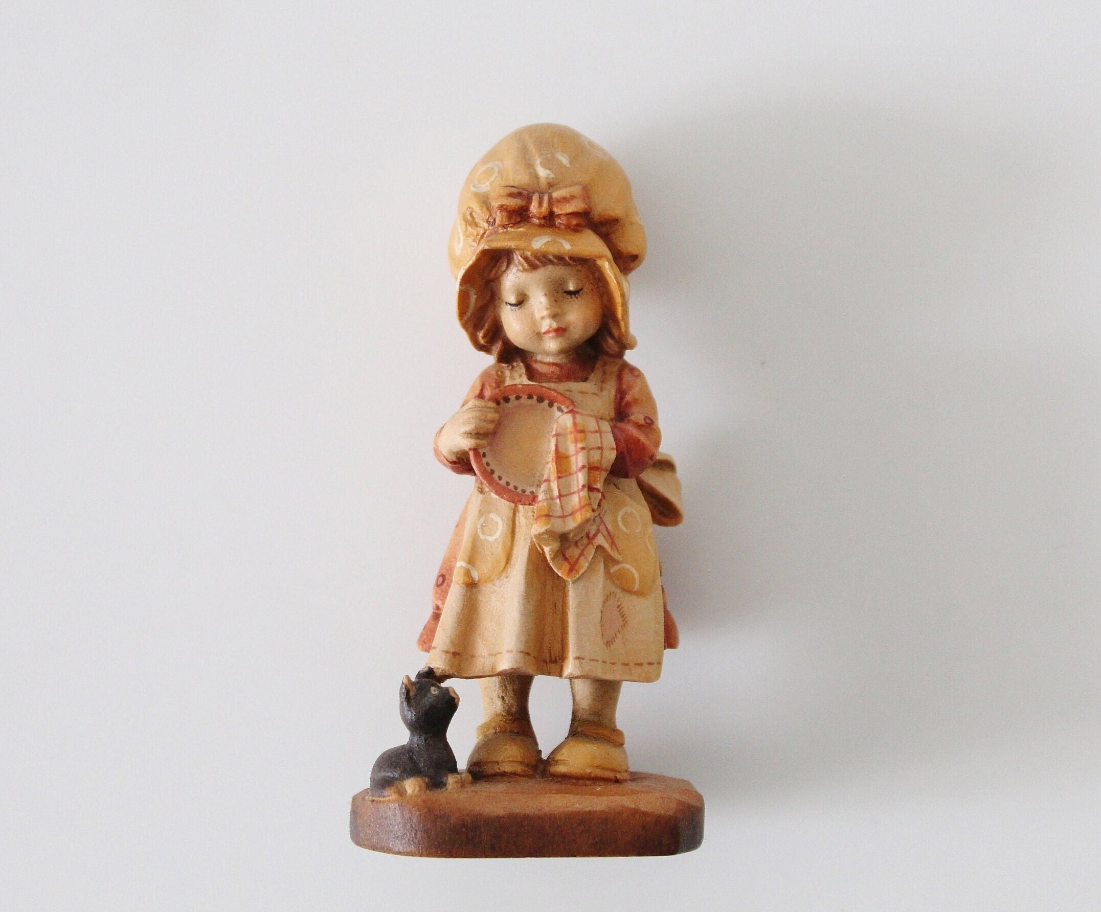 Excellente figurine ANRI Sarah Kay en bois sculpté à la main