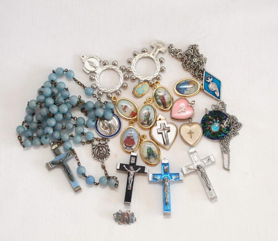 Catholic Ritual Items Lot of 21 Catholic Religious Items Devotionals | Rosaries, Pictorial ...