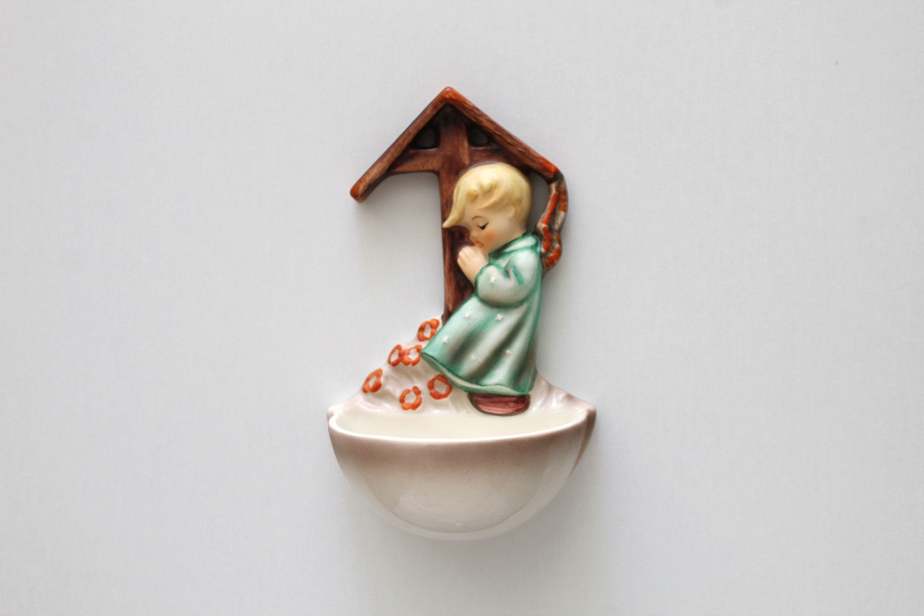 Excellent Hummel Goebel 'angel Shrine' Holy Water Font (HUM 147