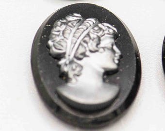 4 Vintage Glass Cameos. 18x13mm black and hematite Lady’s head Cameo. CAB-54