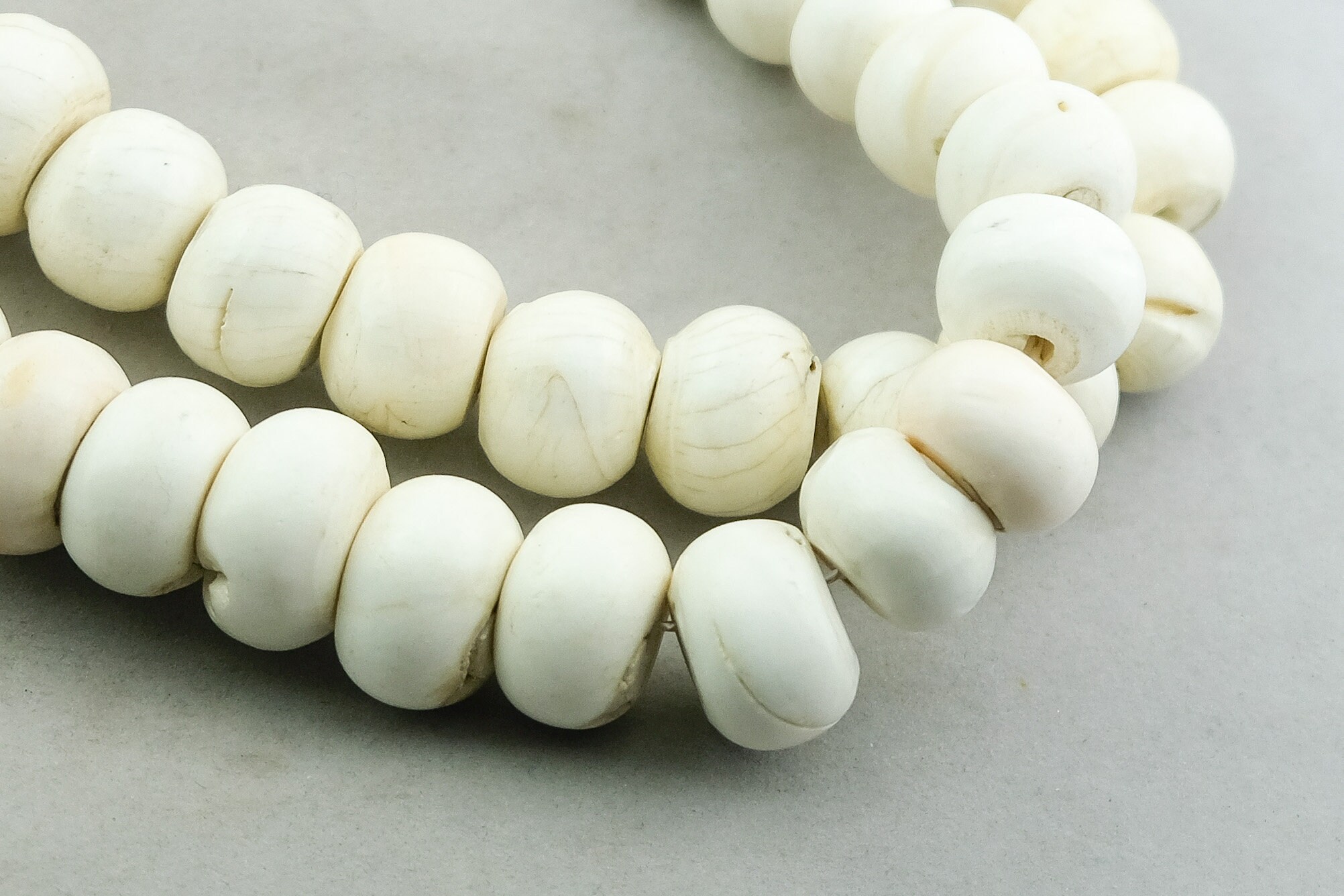 Queen Conch Shell Roundel Beads • 4 mm Size • Length 40 cm • AAA