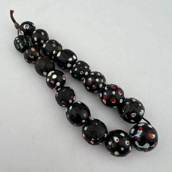 Black Skunk Eye Venetian African Trade Beads. TB-4607 - Etsy