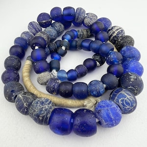 Dutch Dogon Trade Beads. Cobalt old Trade Beads. TB-6028-a
