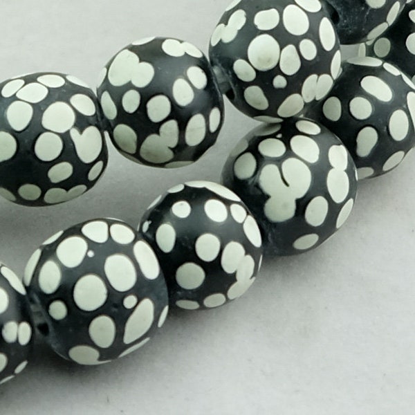 40 Black Skunk Beads. 12mm black and white Eye Beads. Trade beads. TBW-54