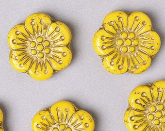 10 Czech 18mm Anemone Flower Glass Beads. Yellow with Gold Inlay Czech Flower Beads. CZ-87